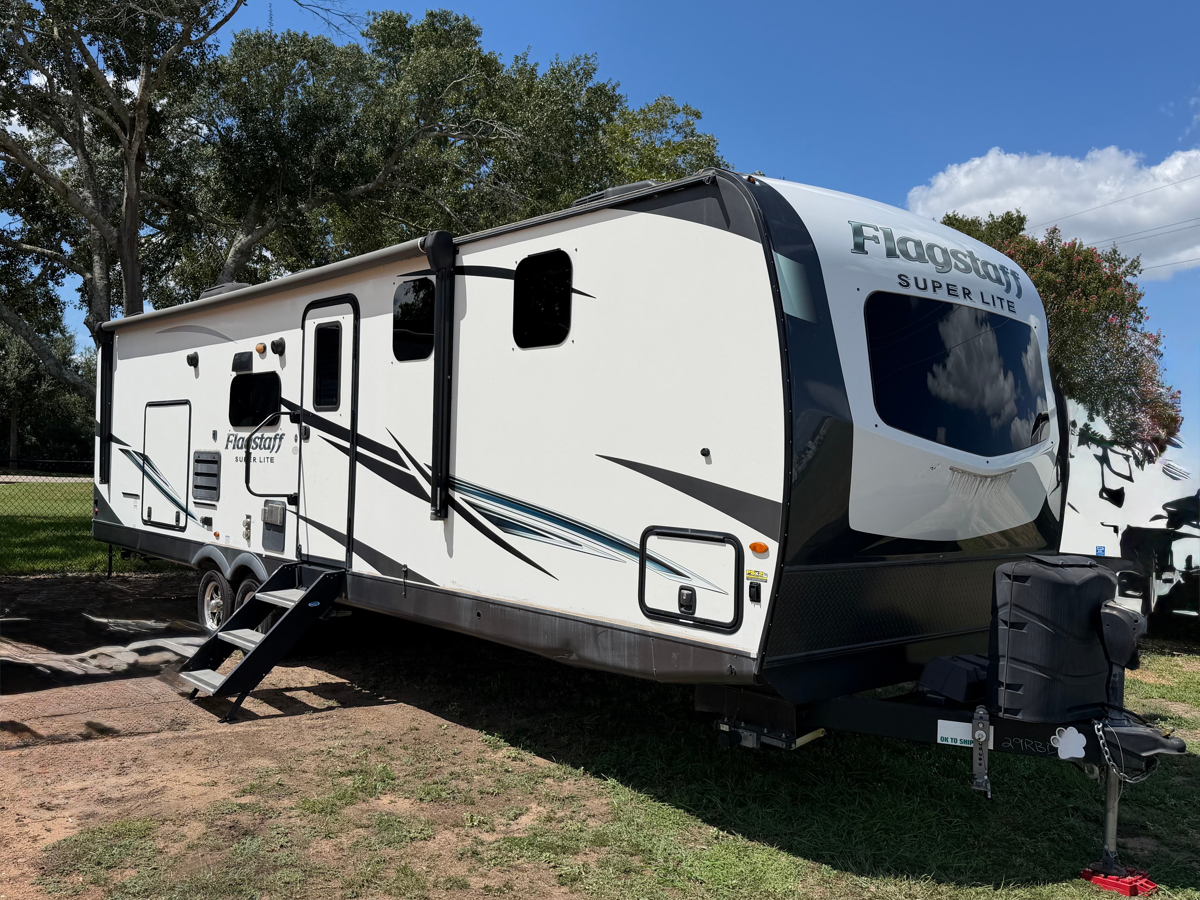2021 Flagstaff 29RBS travel trailer