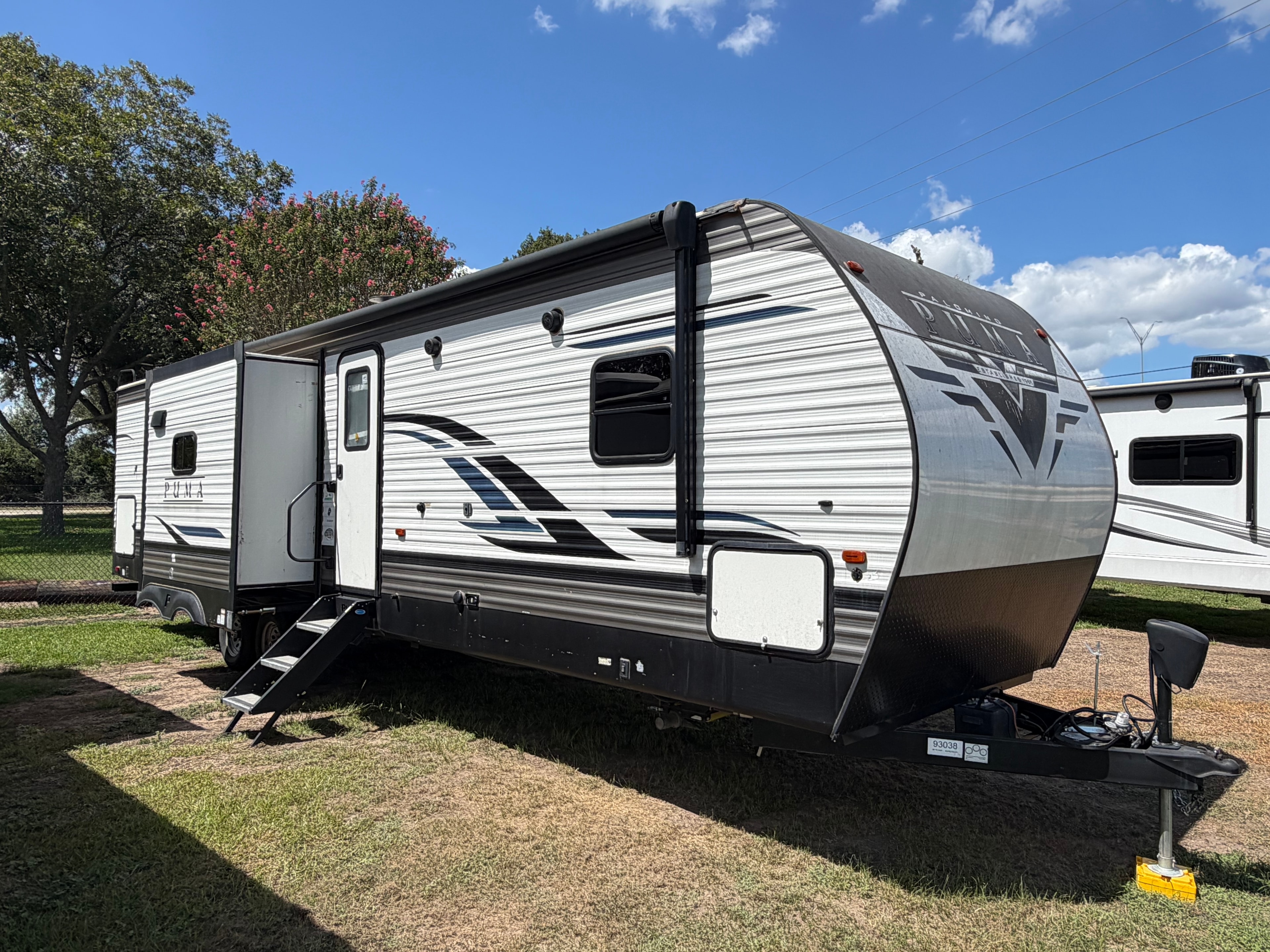 2022 Palomino Puma 32BH travel trailer